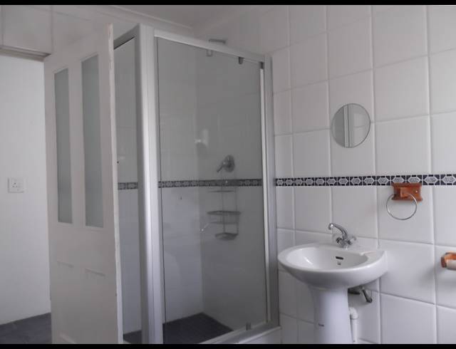 4 bed property to rent in WOODSTOCK